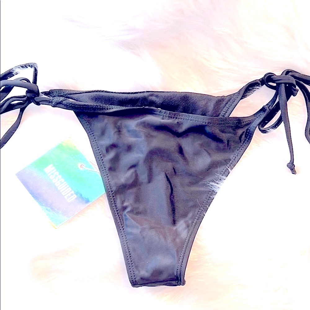⬛️ NWT Missguided Black Bikini Bottom⬛️